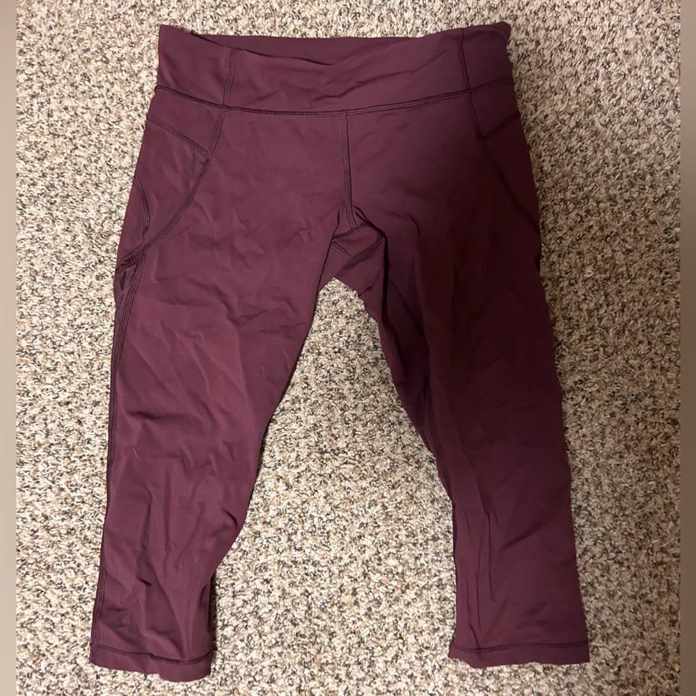 Lululemon size 8 cropped leggings